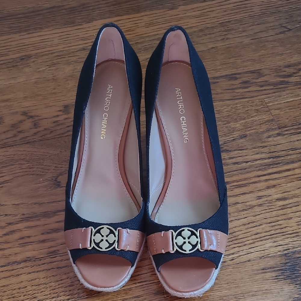 Arturo Chiang Black and Tan Women's Peep Toe Shoes